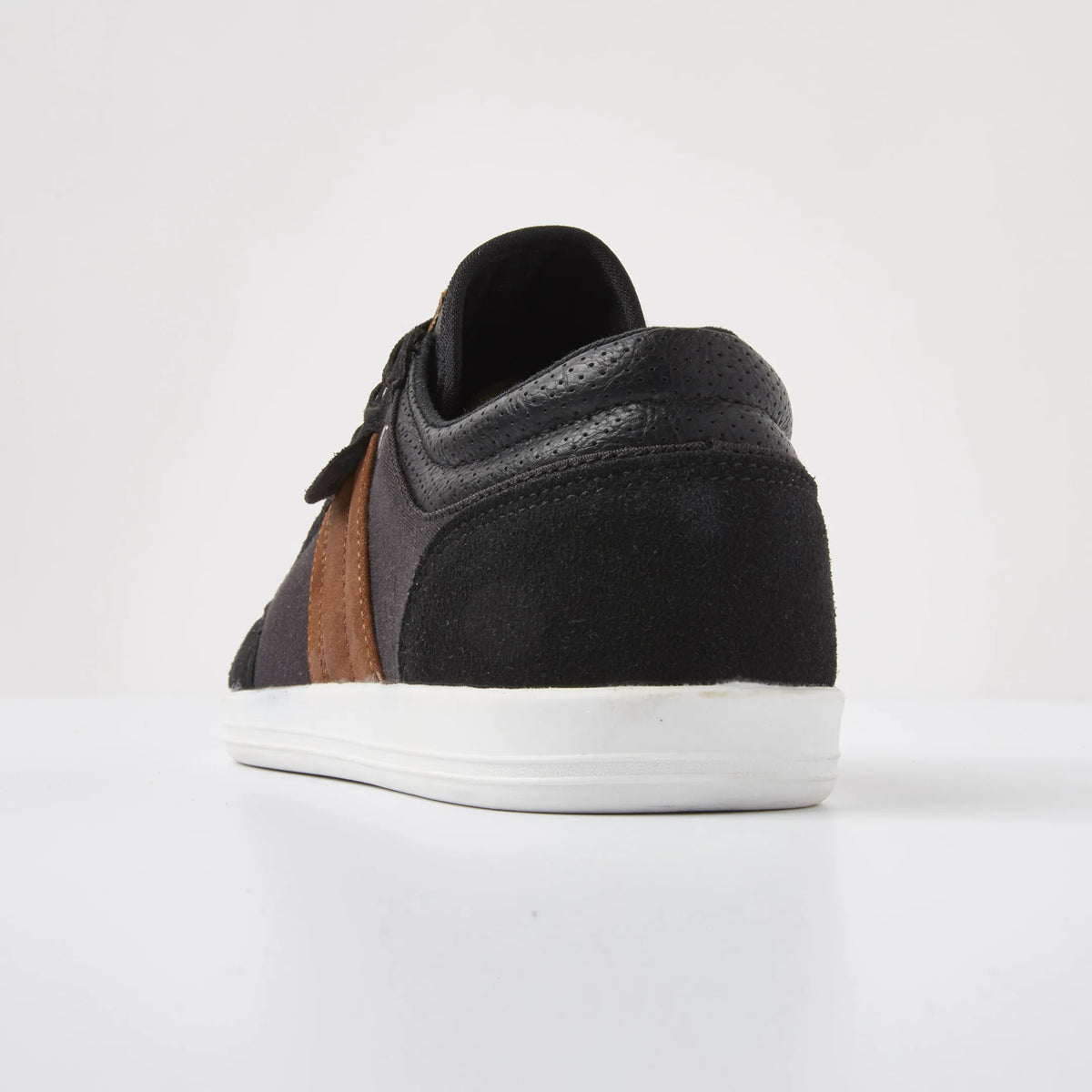 Black/Cognac