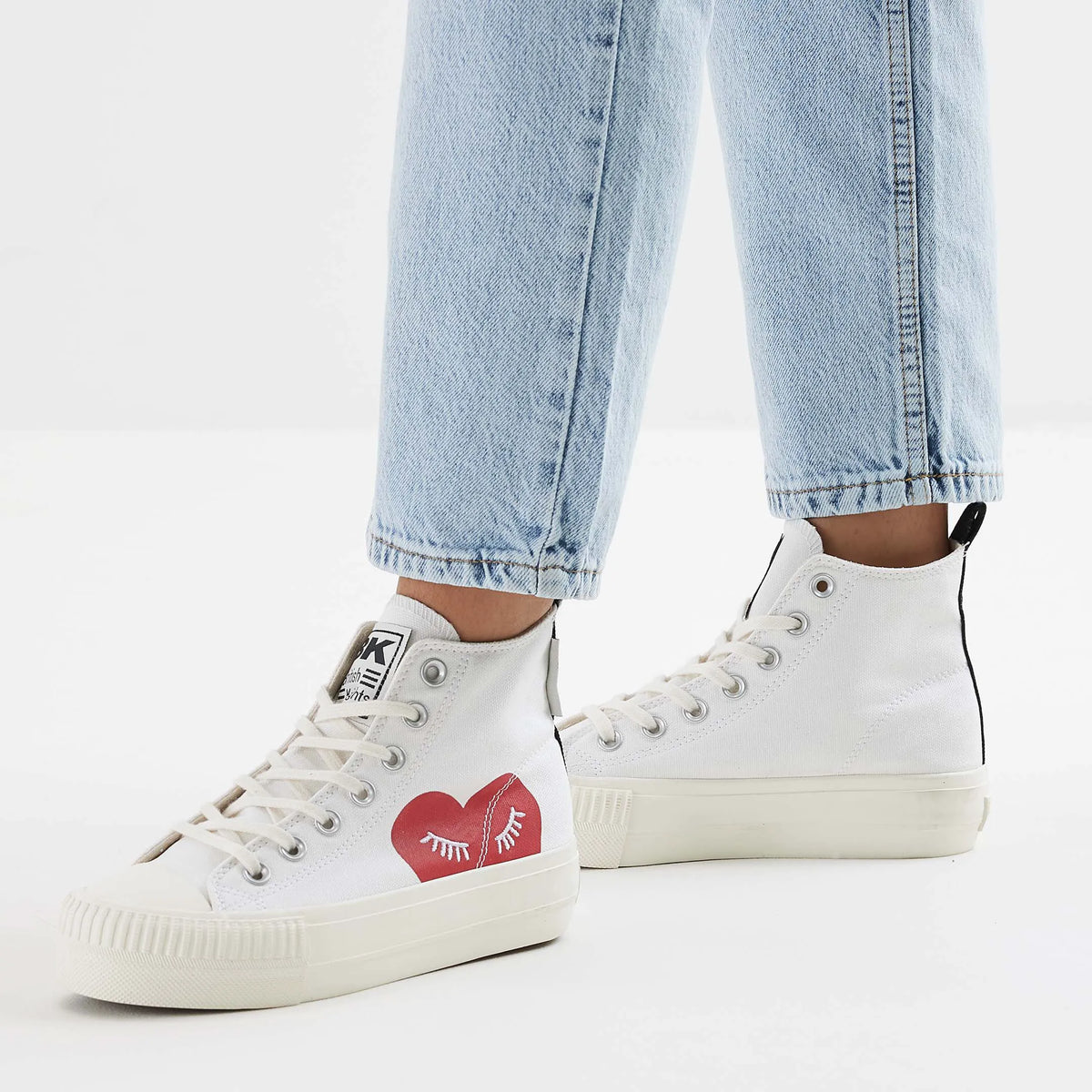 Off-white/Red Heart
