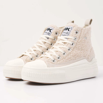 Beige/Off-white