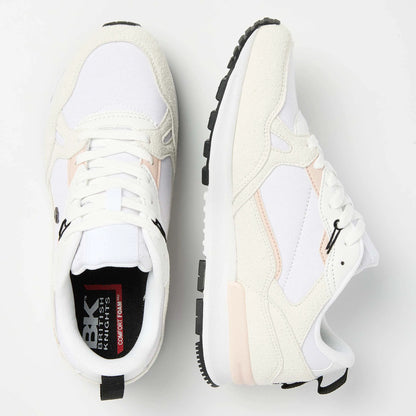 Off-white/Peach