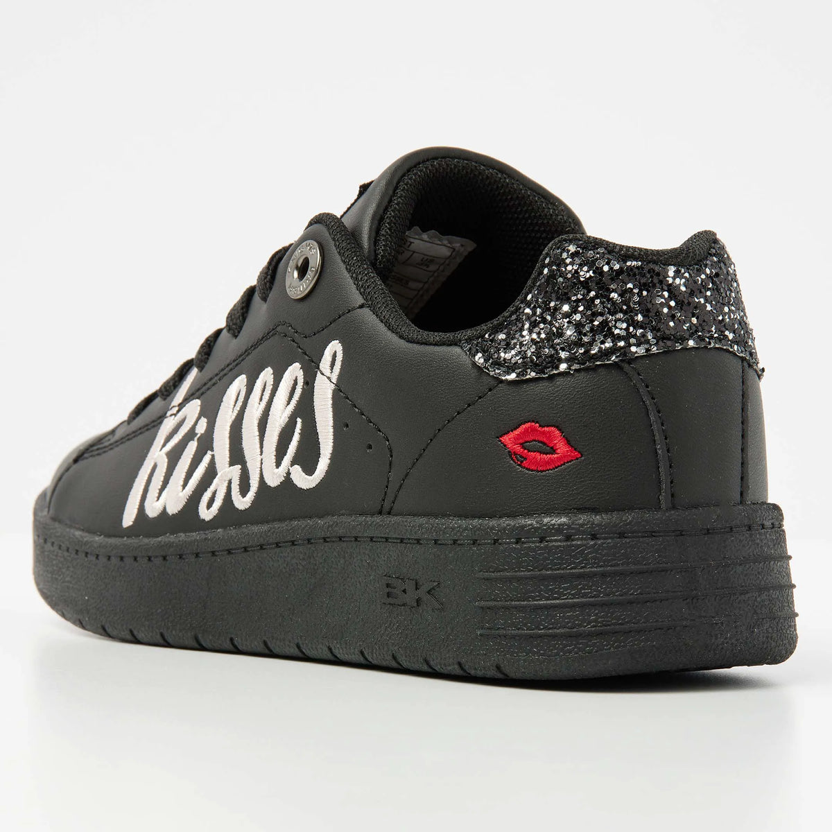 Black/Kisses