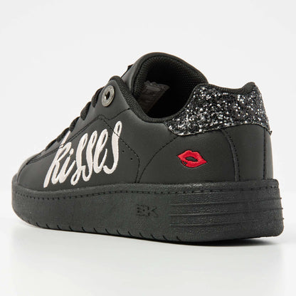 Black/Kisses