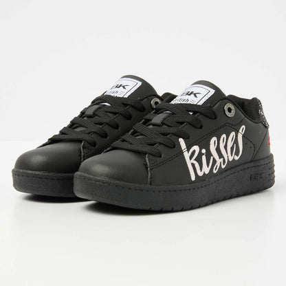 Black/Kisses